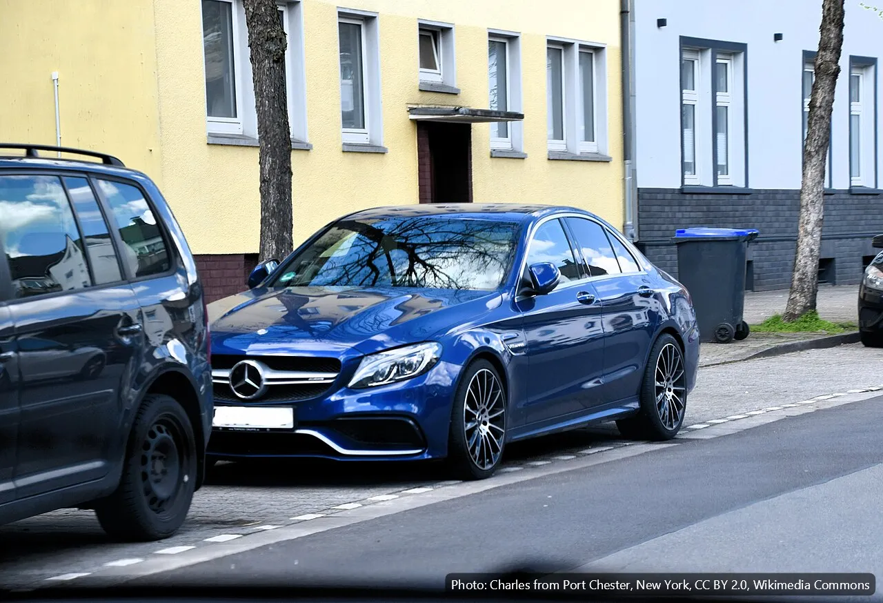 MERCEDES-BENZ C 250 AMG LINE PREMIUM D AUTO (example photo)