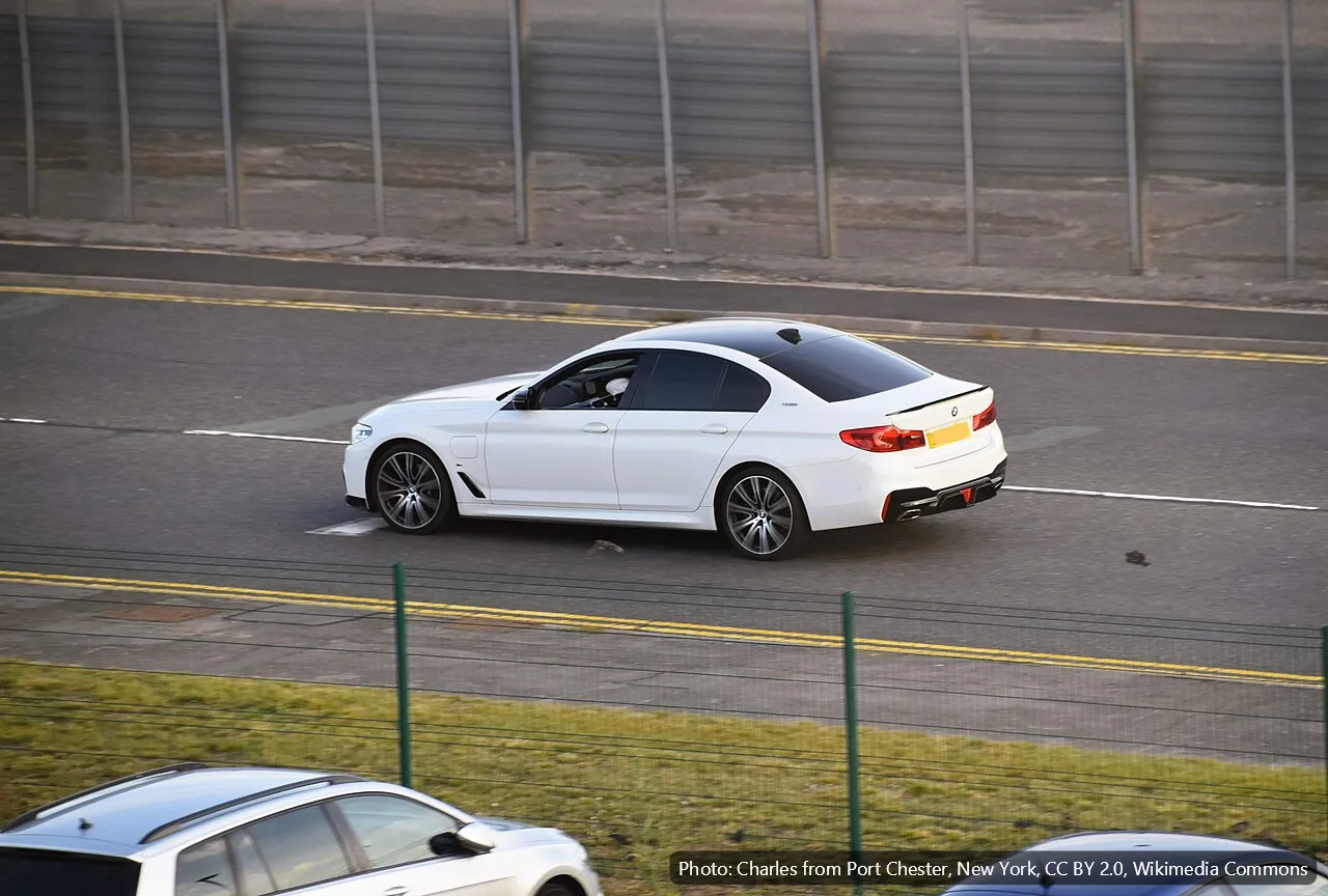 BMW 530E M SPORT AUTO (example photo)
